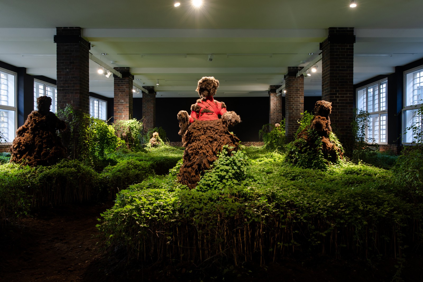 Precious Okoyomon, *Open circle Lived Relation* (Detail), Resistance is an atmosperic condition, 2020, Foto: Diana Pfammater.